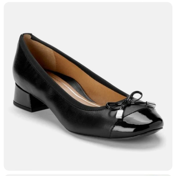 Vionic | Mod Daphne patent cap toe low heel slip on black NWT - Picture 1 of 10